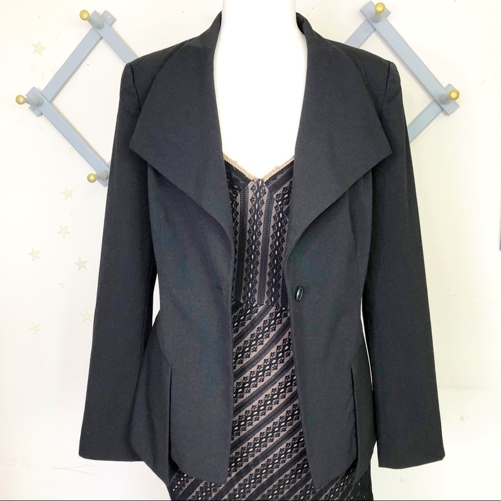 VENUS Black Tailored jacket